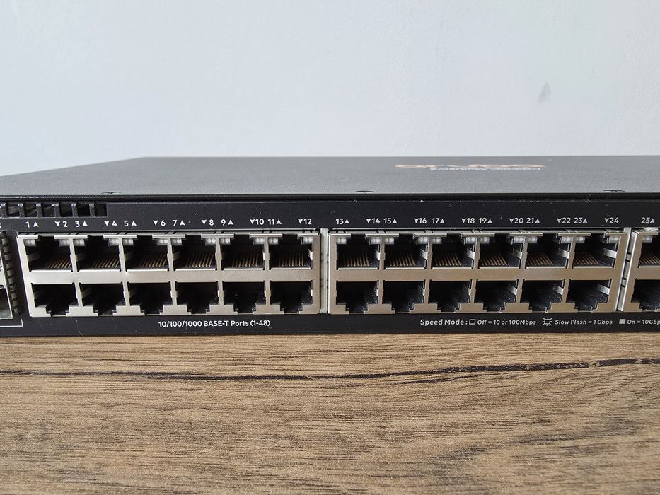 Switch gigabit HP Aruba 2930F  JL260A