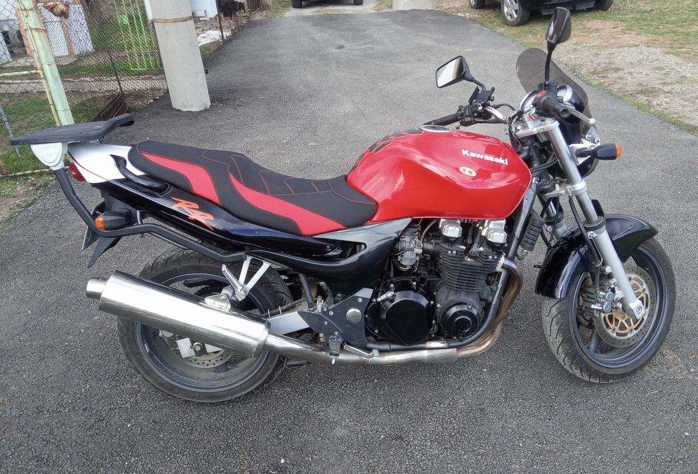 Kawasaki ZR750F регистриран