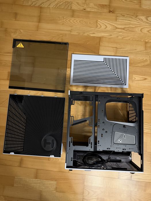 Carcasa Hyte Y40 S-Tier fara sursa Negru-Alb