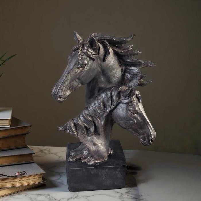 Нова Статуетка Кон - Сувенир Коне -Декорация - 23см