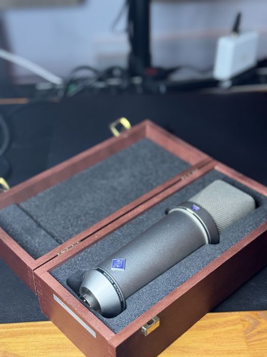 Microfon studio Neumann U87 Ai