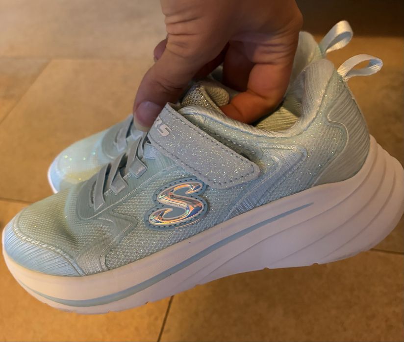 Incaltaminte Skechers in stare foarte buna