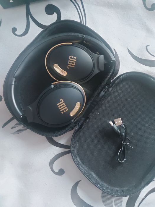 Наушники jbl новый