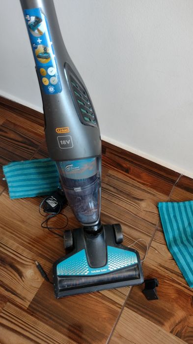 Aspirator Philips Power Pro Aqua cu acumulator