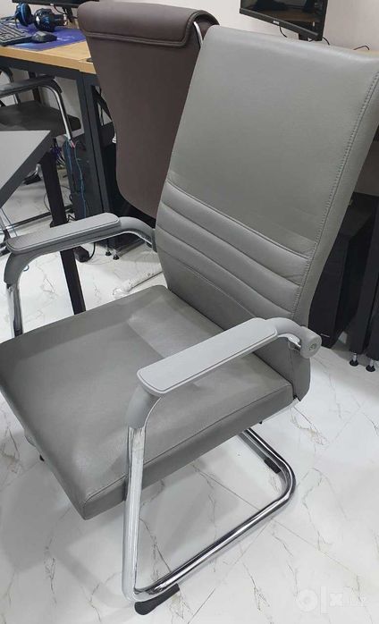 Ofis, O'quv markaz dars xonalari uchun stol kreslo bilan