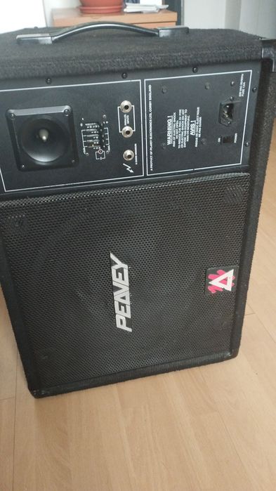 Vînd boxă PEAVEY