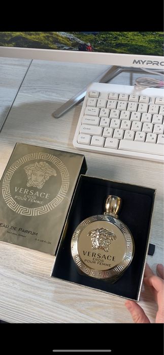 Versace atr eng zor tanlov