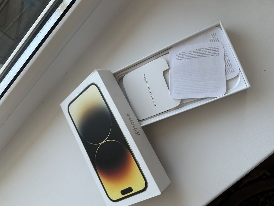 Продаю Айфон 14 про