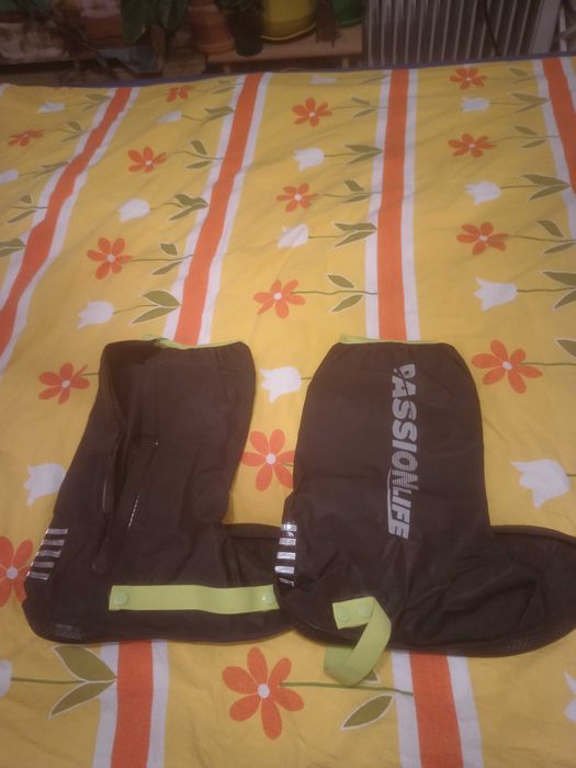 Водоустойчиви калъфи за спортни обувки (XL) за многократна употреба.