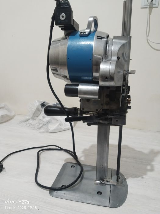 Tikuv qaychisi xolati yangi