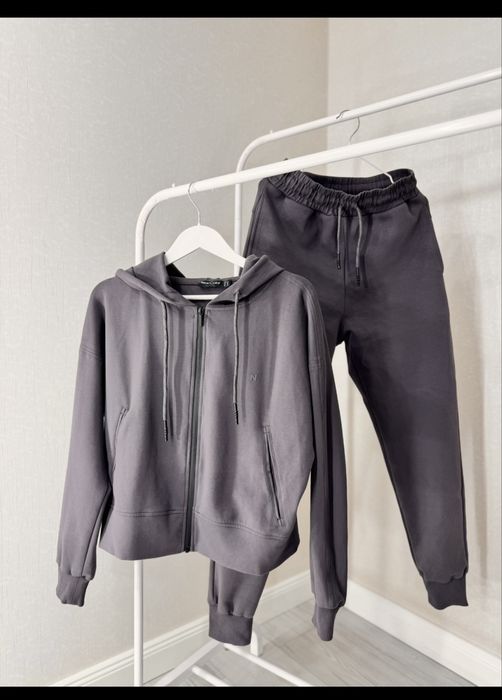 продам Костюмы Рр (42-44)