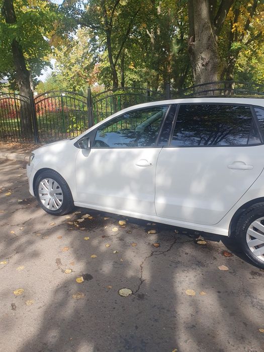 Volkswagen Polo abia înmatriculat
