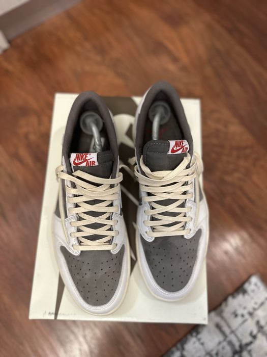 Nike x Travis Scott Air Jordan 1 Low reverse mocha