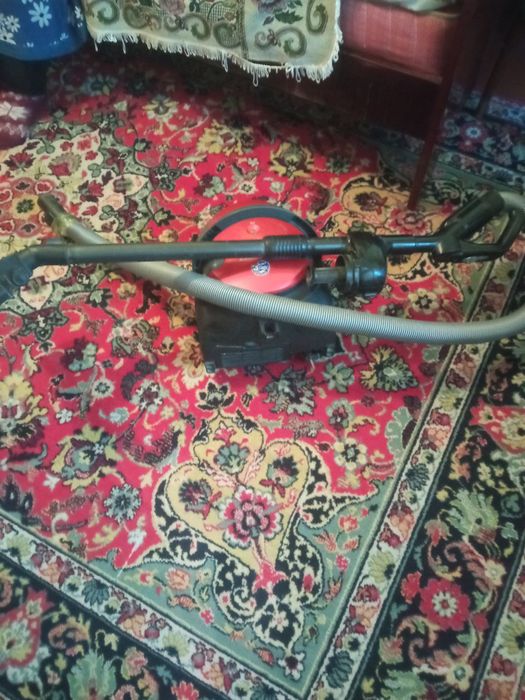 Продаю пылесос Самсунг б/у