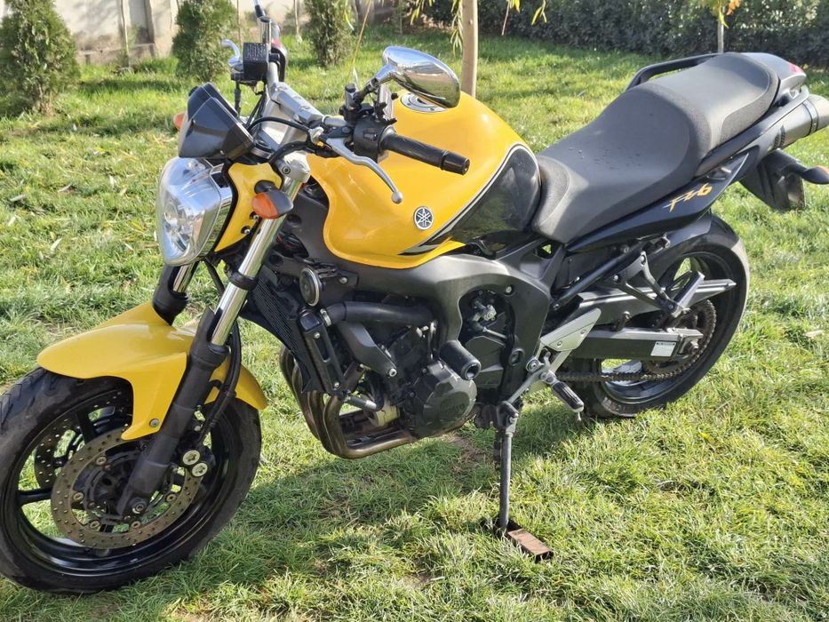 Detalii
Vând yamaha fz6 s2 naked 
Km 32000 
An 2009
