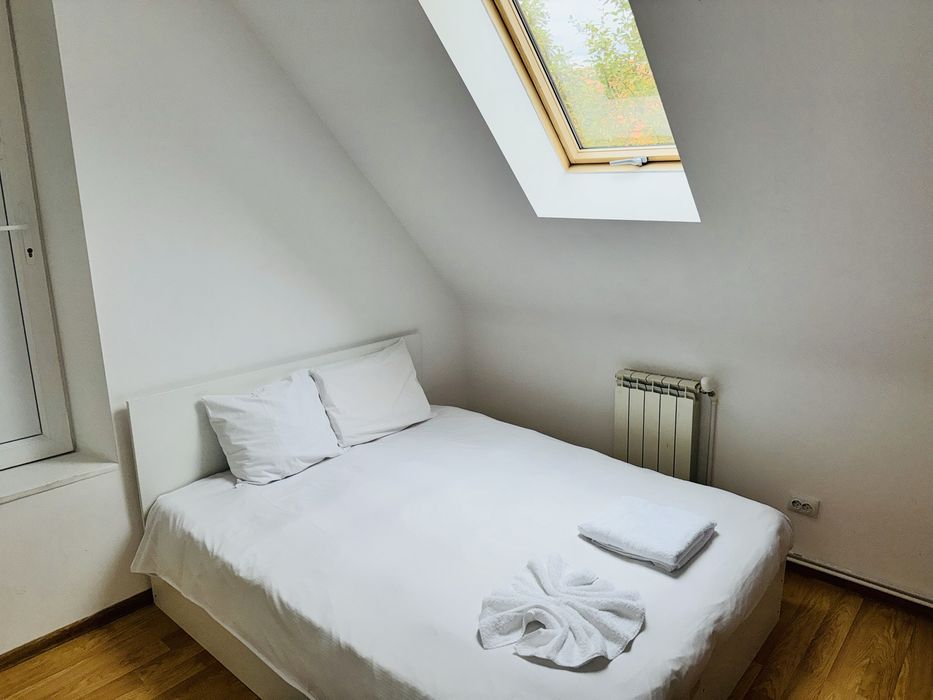 Cazare muncitori Brașov centru, parcare, 50 lei/pers