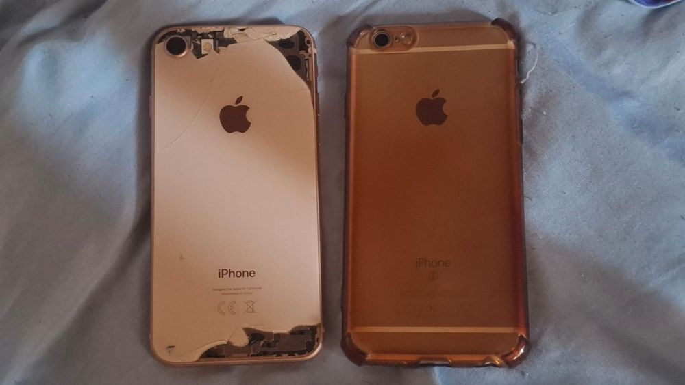 Два Айфона продам