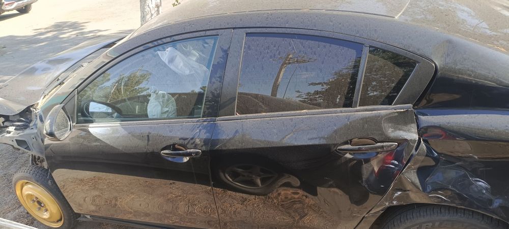 Продается Мазда 3 аварийная
