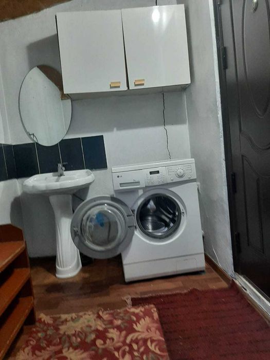 Сдам пол-дома в тихом районе