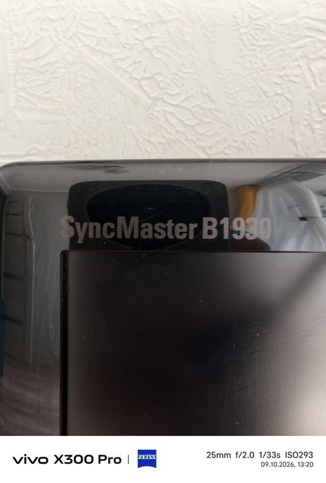Mонитор Samsung SyncMaster B1930