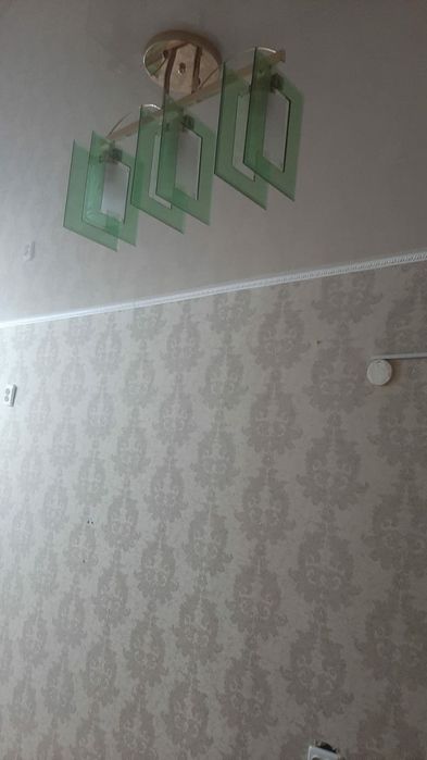 2 одинаковые люстры- 3 плафона