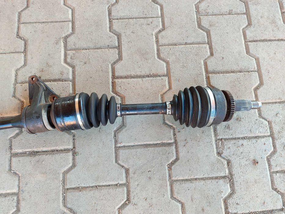 Полуоска за Kia Carnival