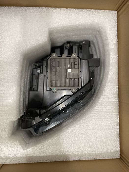 Фара передня правая TANK500