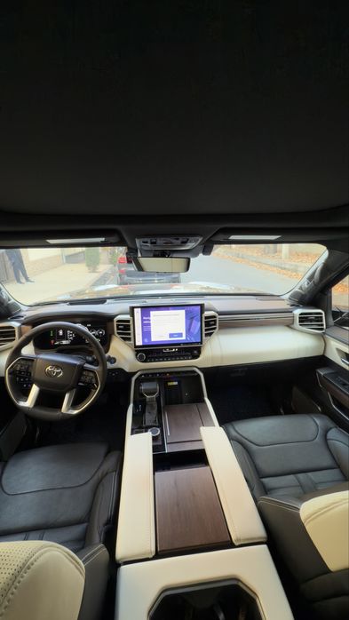 Toyota sequoia capstone full rodnoy kraska