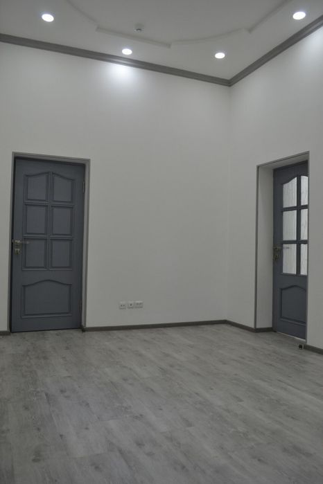 СДАЁТСЯ ОФИС в центре города 1200 у.е договорная