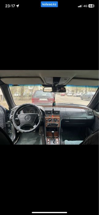 Продам машину мерседес