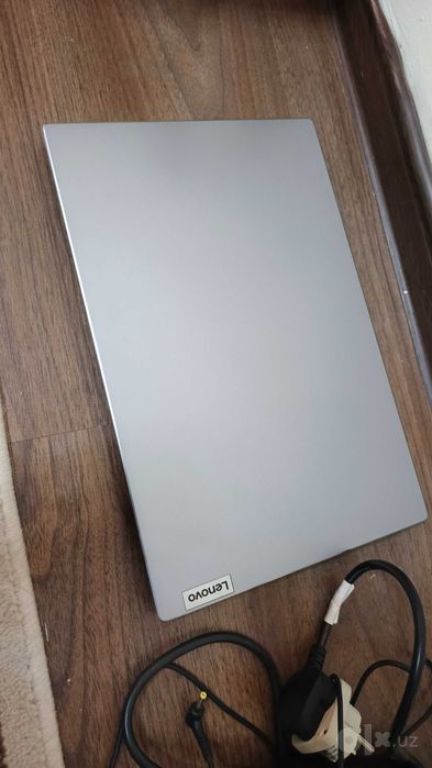 Arzon notebook Lenovo ideal holatda