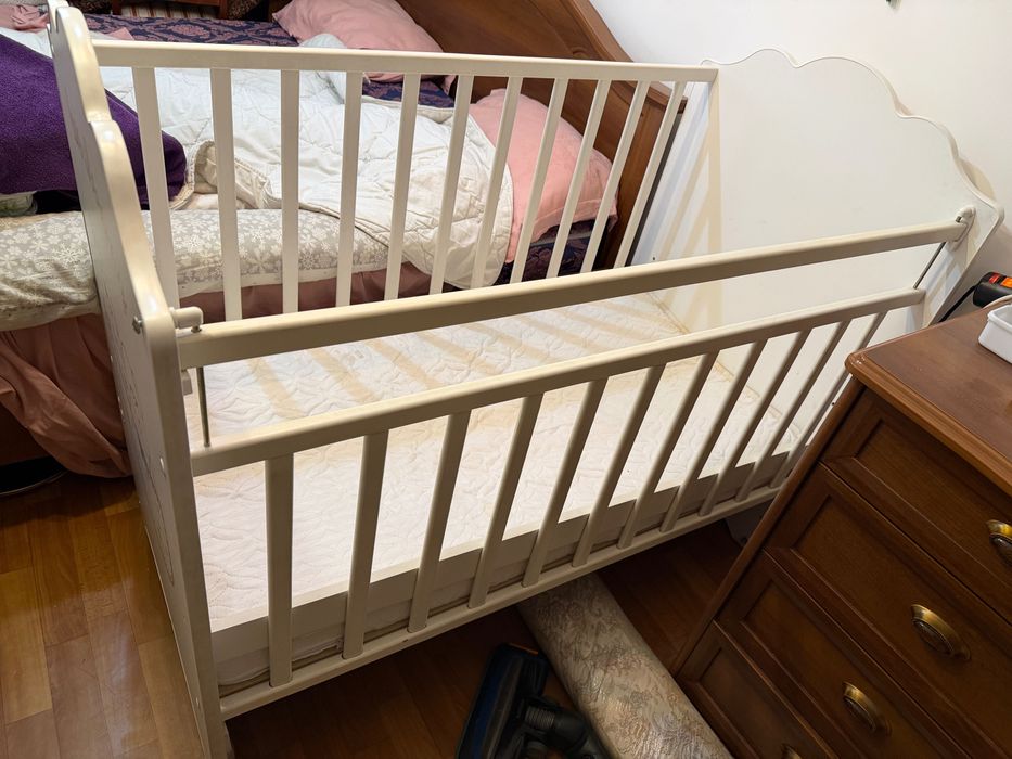 детская кроватка с комодом