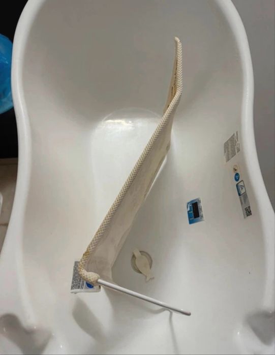 Cada cu dop si termomentru + stand (suport) pentru bebelusi