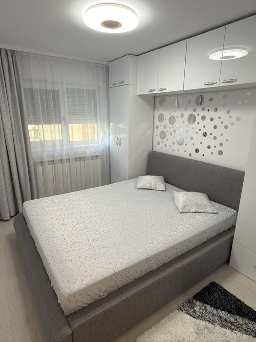 Închiriez apartament 3 camere CENTRAL