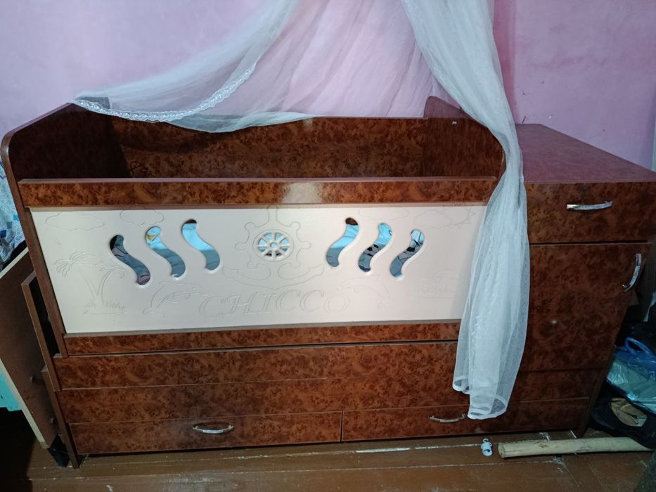 Детский манеж сотилади