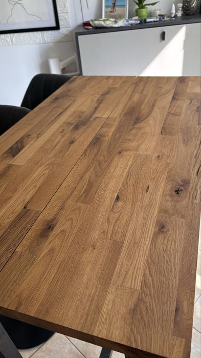 Scaune de bar si masa