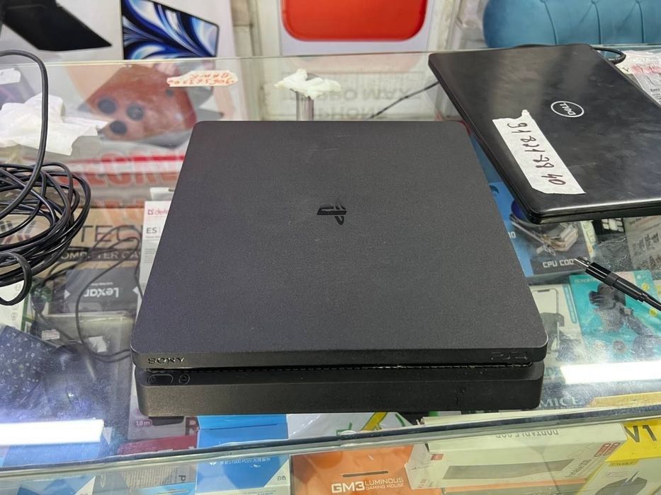 Продается playstation 4 slim