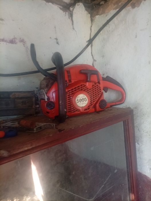 Vând  drujba dolmar PS 5000 și aparat de inspecția gazului incomplet