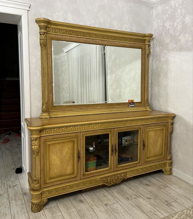 Продам гостиную.