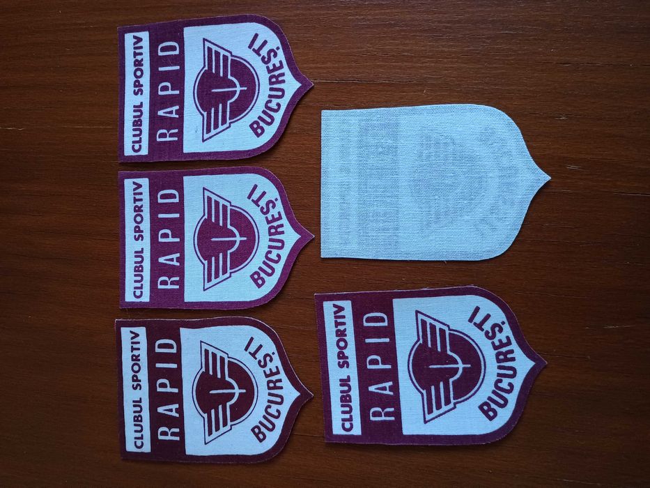 Vand fanioane, embleme, insigne RAPID BUCURESTI, anii 80, de colectie!
