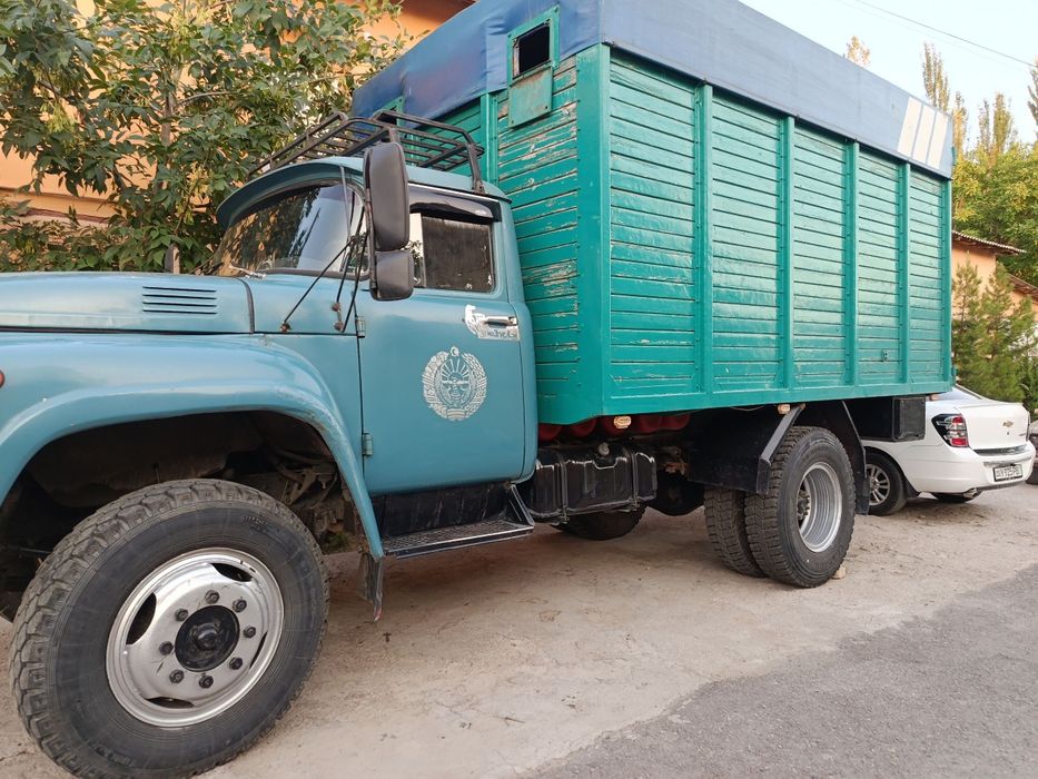 Mashina zil sotiladi