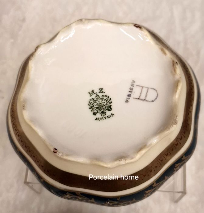 Порцеланова кутия за бижута