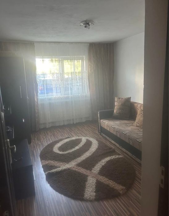 Închiriez apartament în zona Aleea Plopilor,Târgu Jiu.