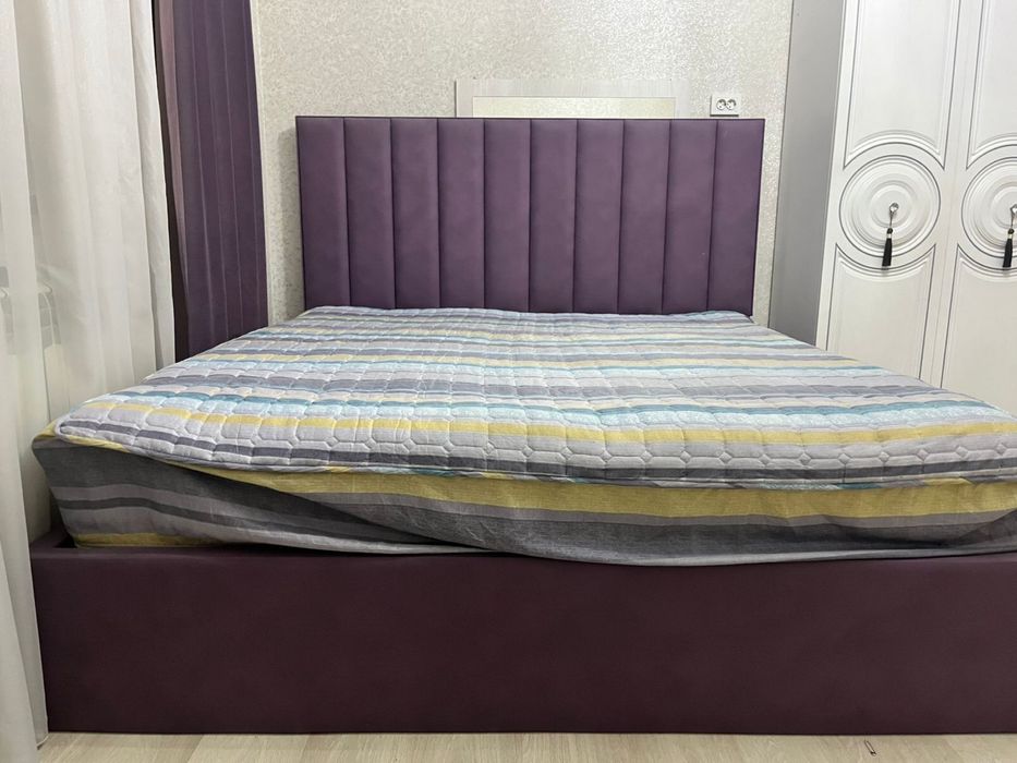 Двухспальная кровать