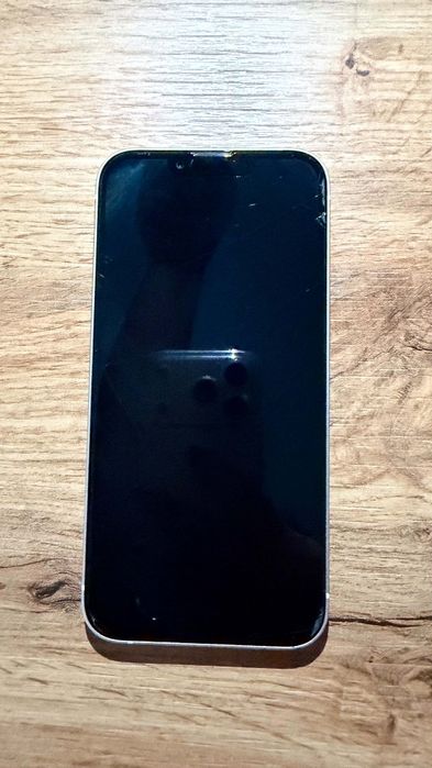 iPhone 13 Бял 128 GB - Отлично техническо състояние