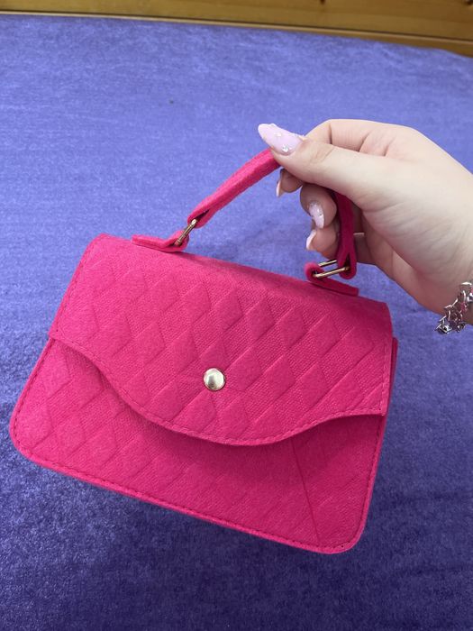 Розова чанта с дълга дръжка