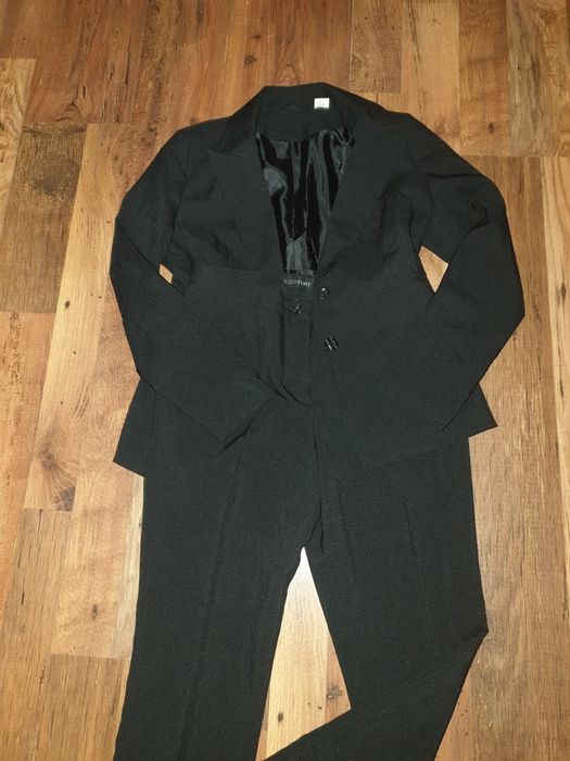 Costum sacou cu pantalon la dunga, impecabil