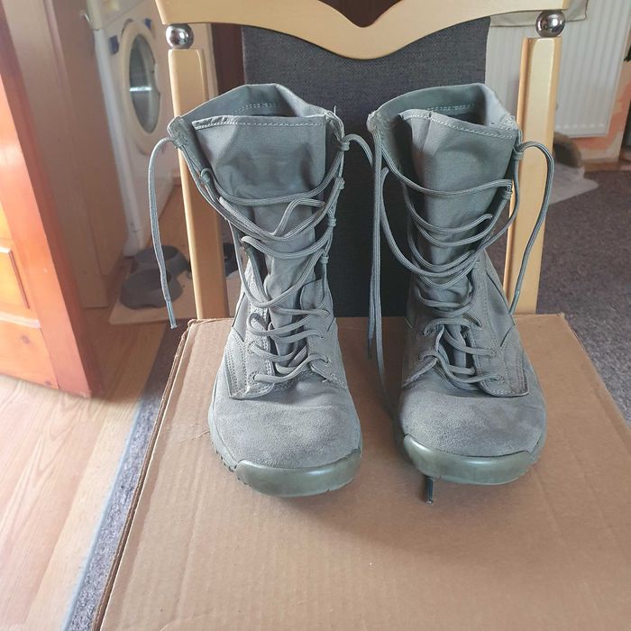 Încălțăminte militară Nike
