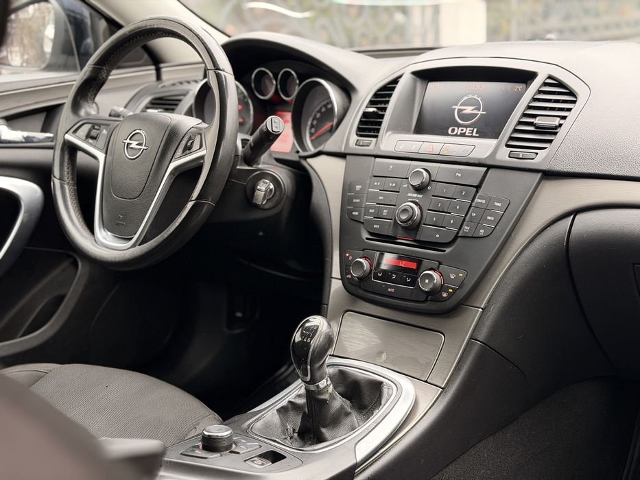 Opel Insignia 2.0-130CP Berlina