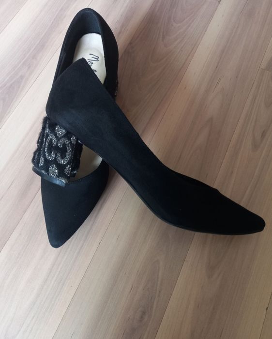 Продаются туфли женские.